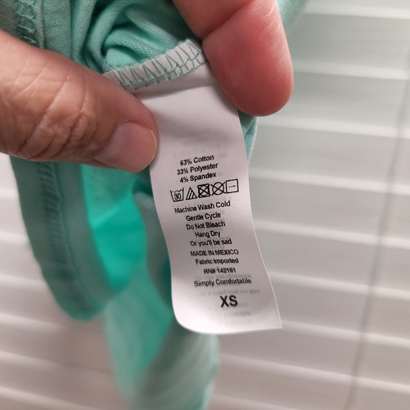 NWT LulaRoe Classic T XS - Picture 5 of 5